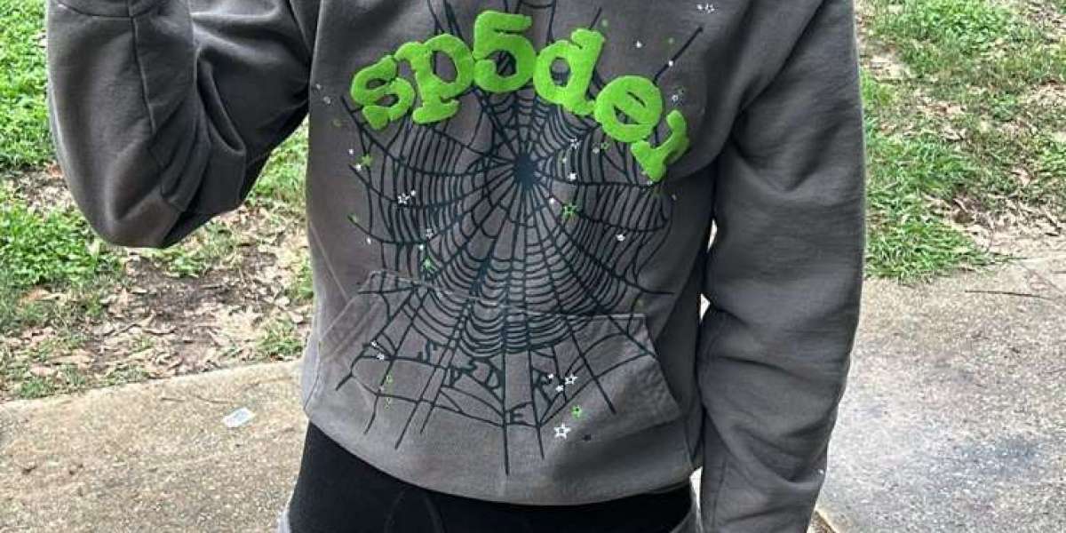 Trendy Sp5der Hoodie Outfits for Valentine’s Date