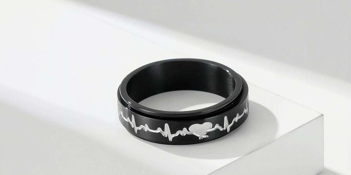 What every bride needs to know about engagement rings