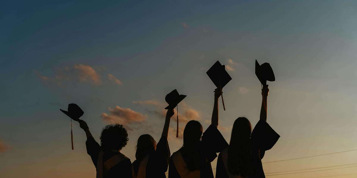 Managing Schoolwork While Preparing for SAT Exam in UAE