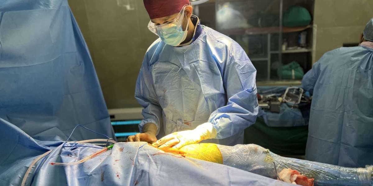 Best Orthopedic Doctor in Agra: How to Choose the Right Specialist for Bone and Joint Care