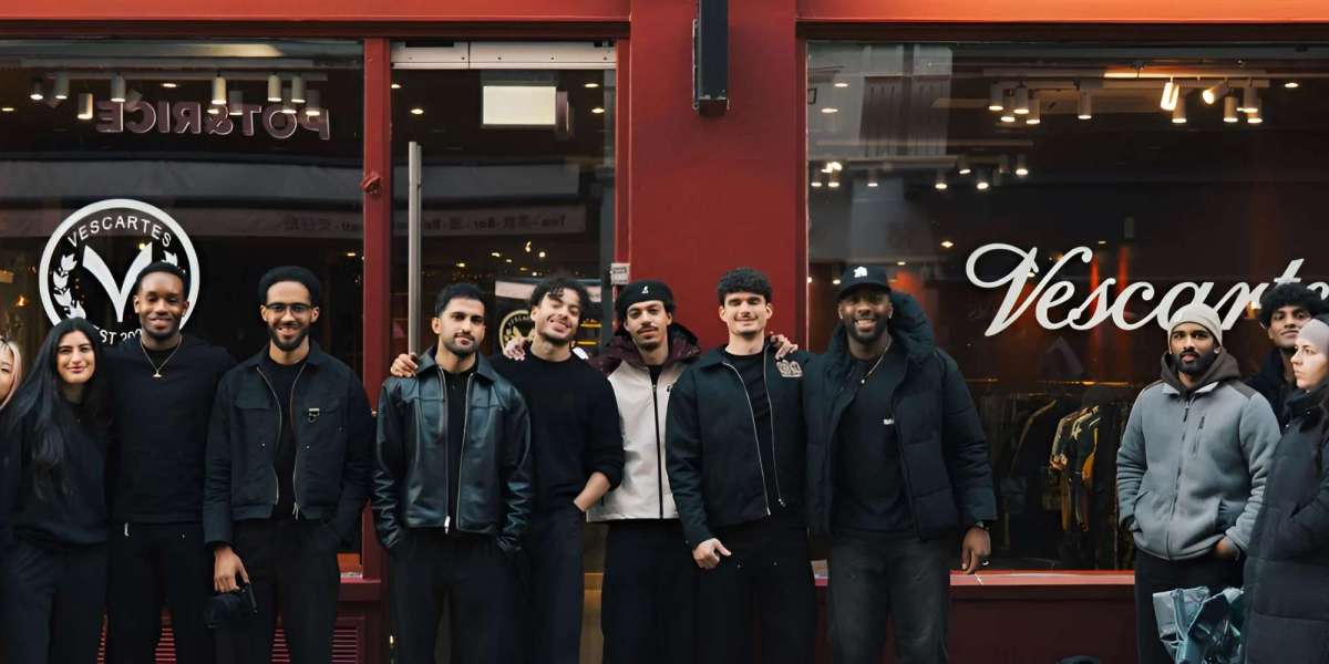 Vescartes in Modern Casual Streetwear Fashion