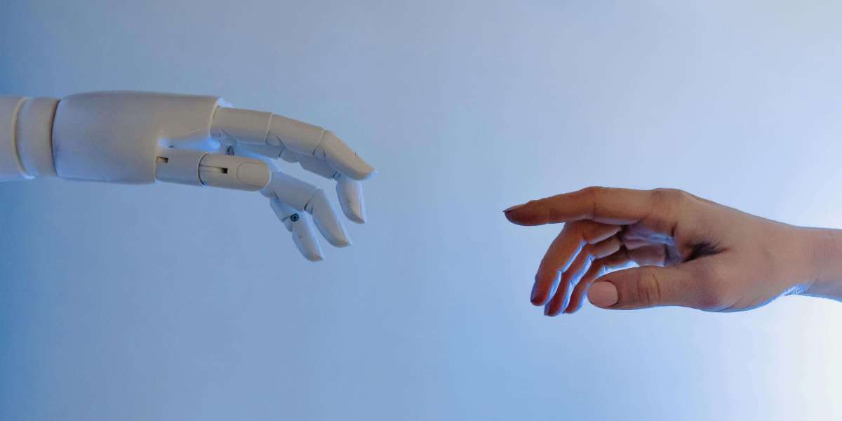 AI vs Human Support: Finding the Right Balance in Retail CX