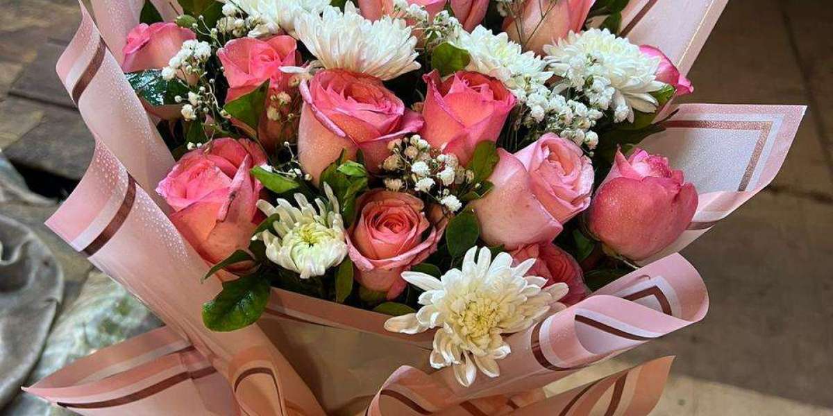 Flower Shop in Karachi for Fresh Roses and Elegant Arrangements