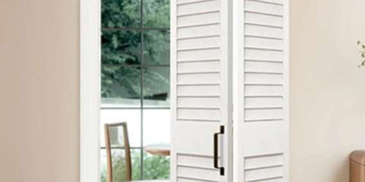White Primed Shaker Door and Modern Interior Balance