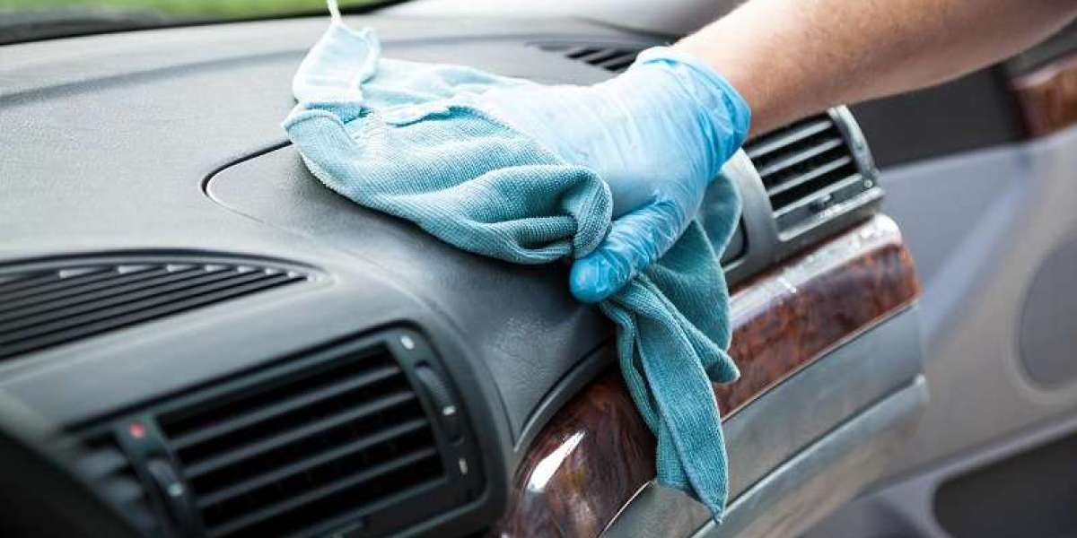 Why Professional Car Detailing Businesses Depend on Specialized Cleaning Formulas Instead of Household Products
