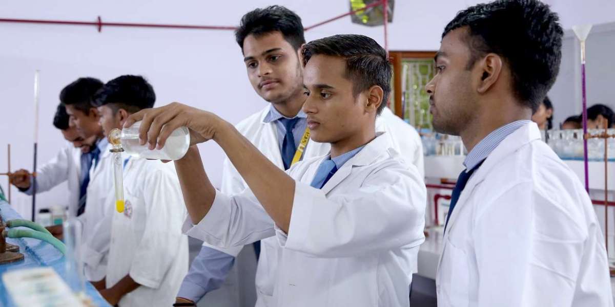 Best Education in Varanasi with Advanced Learning Programs for Holistic Growth