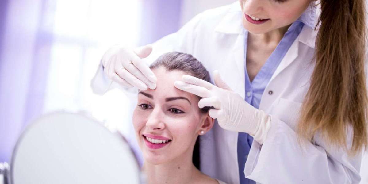 Modern Clinics Offering Female Hair Transplant in Dubai