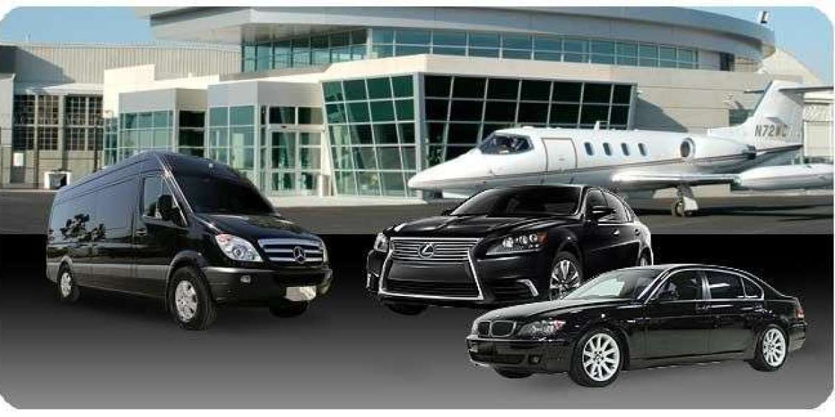 Prom Night Limo: Ride in Style on Your Special Night