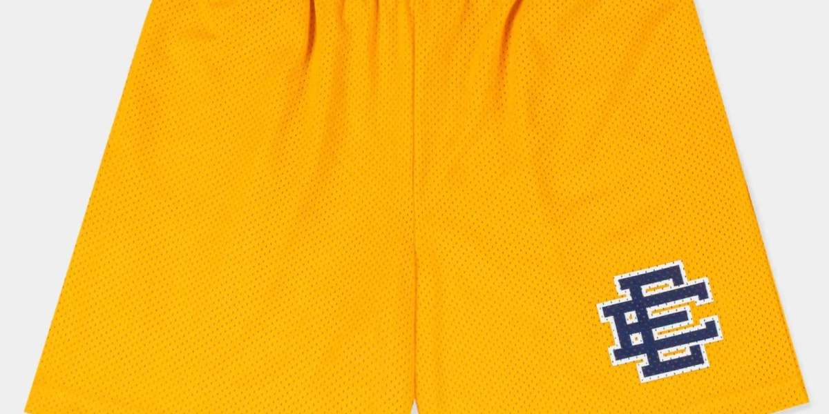 EE Shorts: The Everyday Streetwear Essential for Modern Fashion Lovers